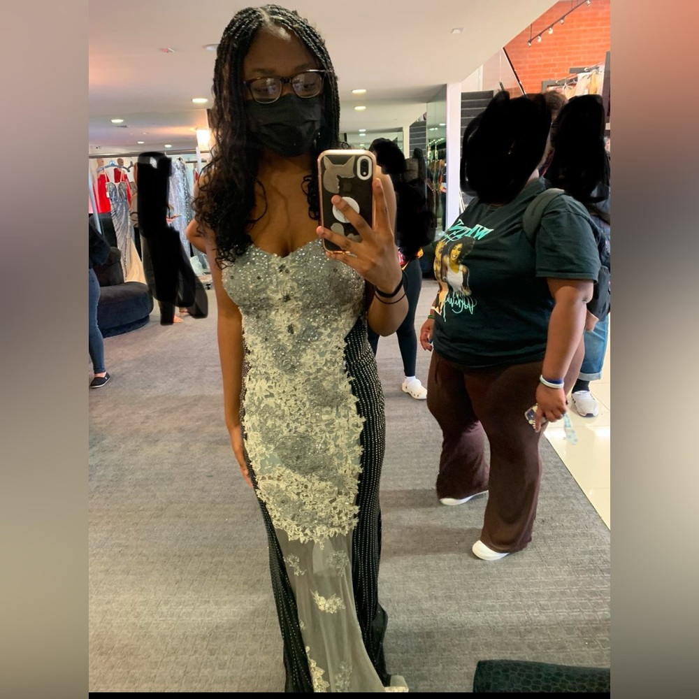 Beautiful Alberto Makali prom dress from 2022